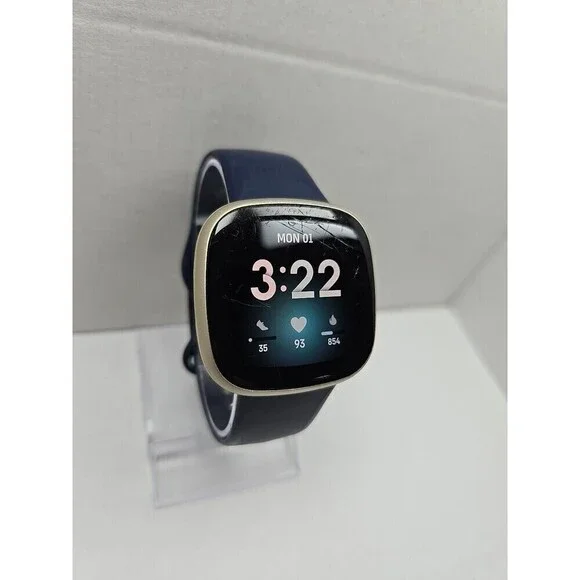 Fitbit Versa 3 FB511 Smartwatch GPS Heart Rate SpO2 Activity Tracker - Read Dis - Picture 3 of 14